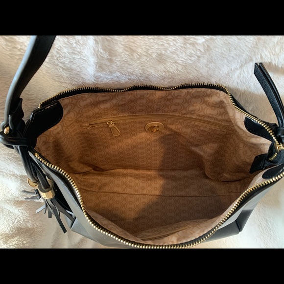 Black Hand Bag w/ Tassels. - Picture 4 of 5